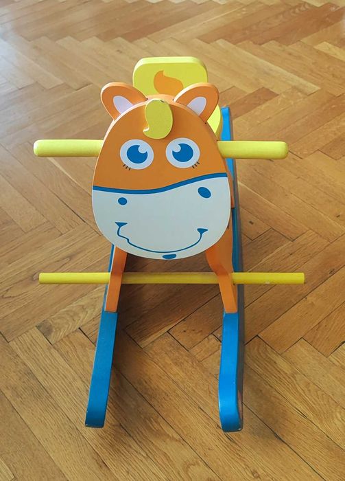 Детско дървено конче