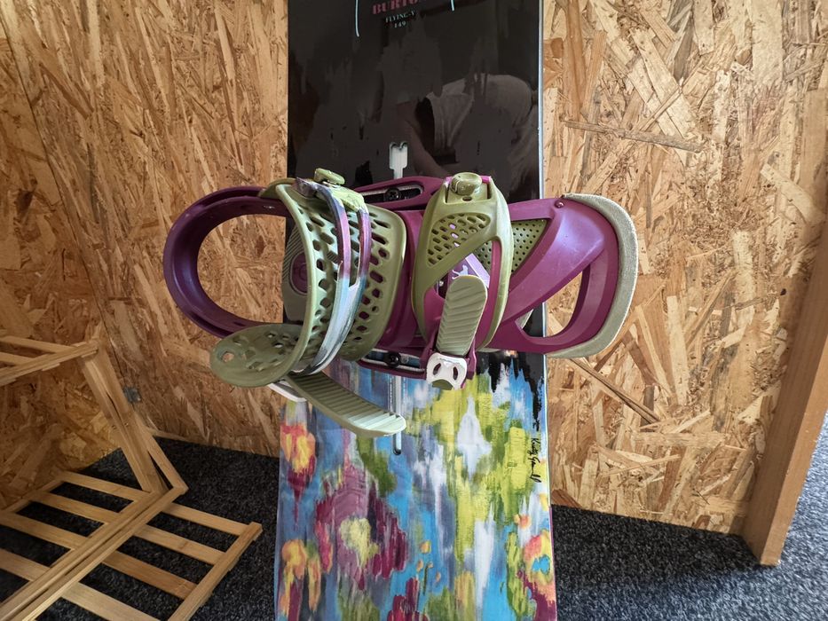 Placă snowboard Burton Feelgood – 149 cm + legături