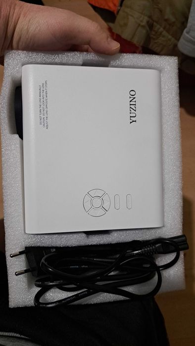 Продава се проектор