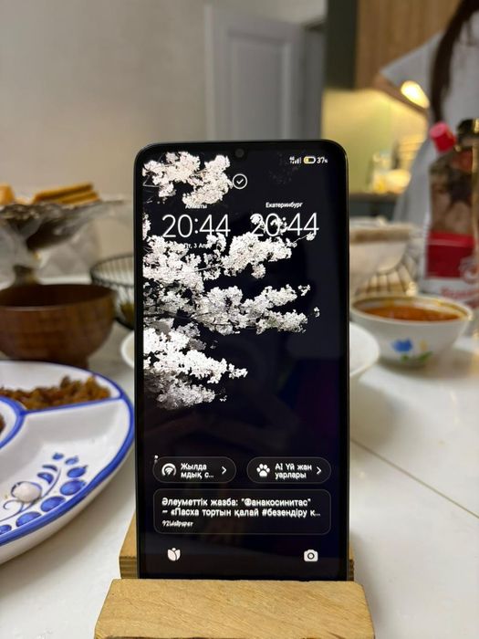 Redmi 13c либо же Poco c65