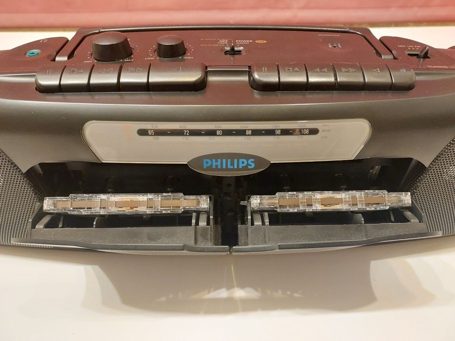 Dublu radiocasetofon Philips Boombox AW7150. Funcționare foarte bună.