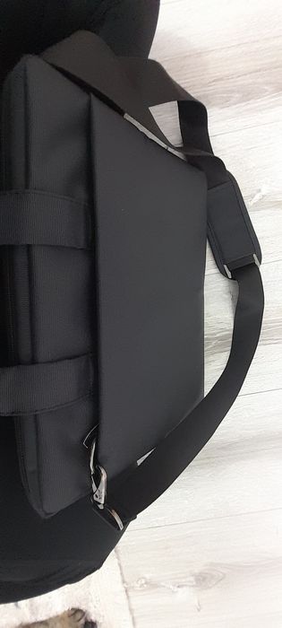 Продам сумку для ноутбука Rivacase