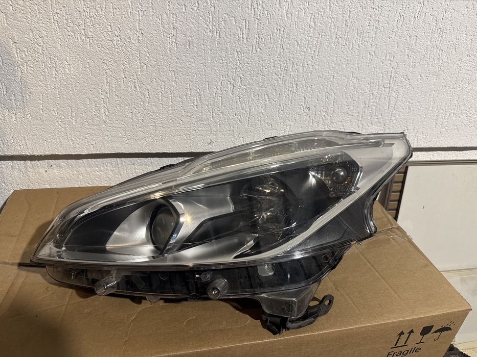 Far halogen led drl Peugeot 208 facelift 2014..2018