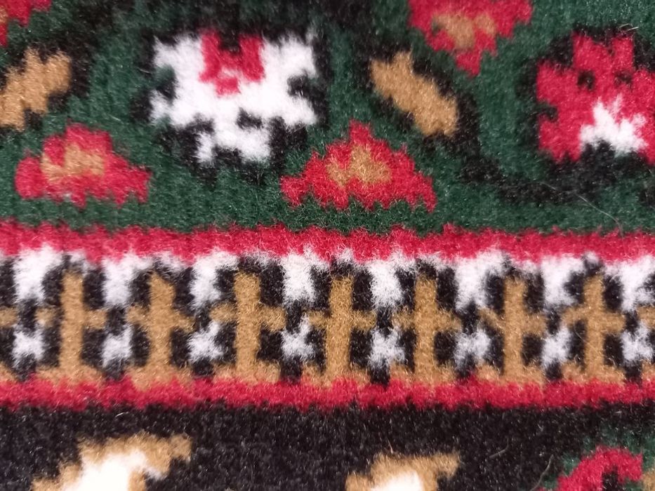 Ковер новый продам