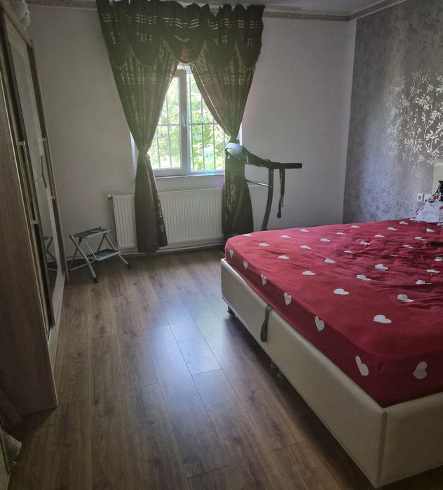 Vând casă in comuna modelu