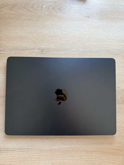 NOU - MacBook Air M2 13’ 16GB RAM 256GB SSD