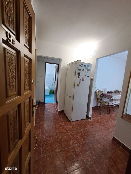 Vând apartament 2 camere, etaj 2,cu 2 balcoane, mobilat