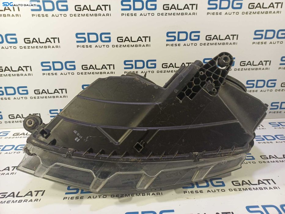 Far Dreapta FARA Xenon Skoda Octavia 3 2013 - 2017 Cod 5E2941016 030127260200 [L1744]