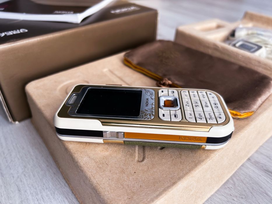 Nokia 7360  L’ amour Full Box  Rar impecabil  la cutie