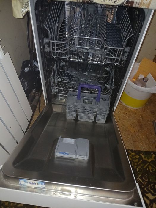 Продам посудомоечную машину