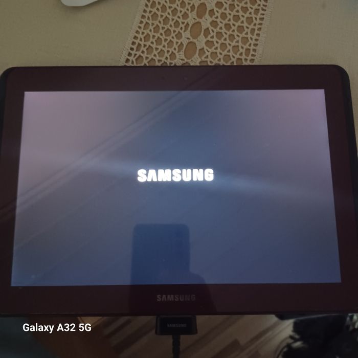 Продавам таблет самсунг галакси таб 2 като нов