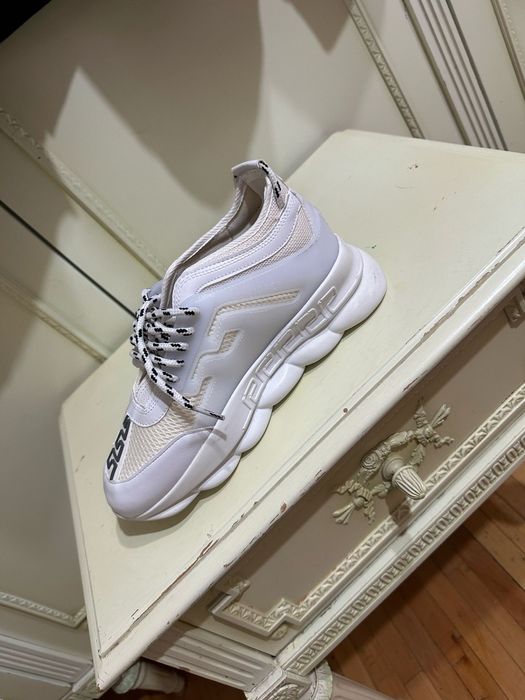 Versace chain reaction