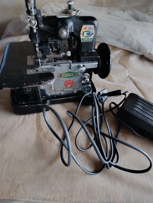 Продам Оверлок бытовой