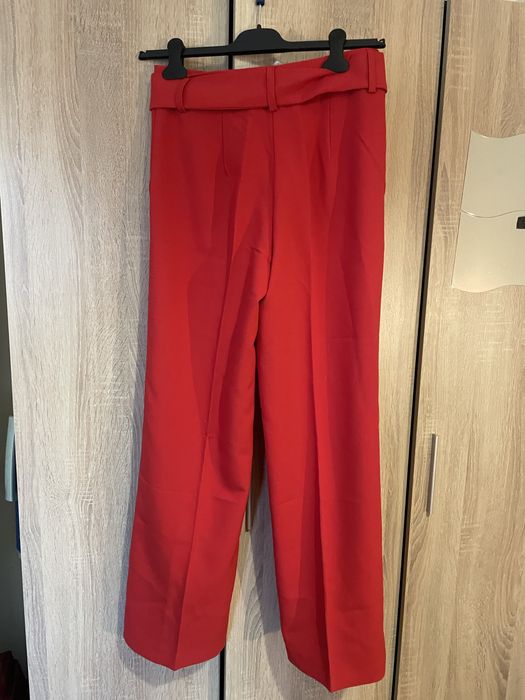Червен панталон нов