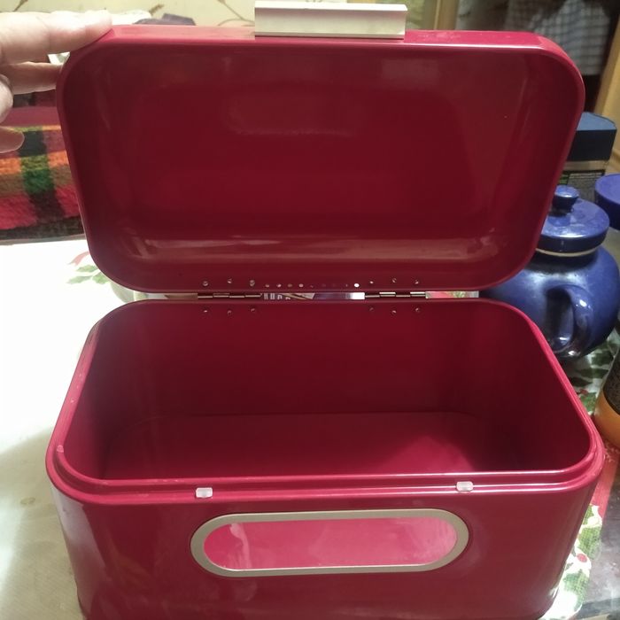 Железная хлебница