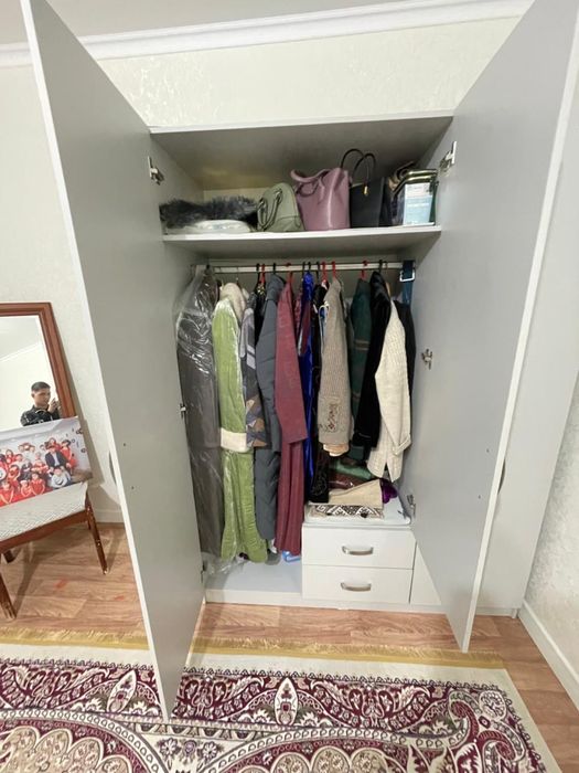 Отличный шкаф для одежды