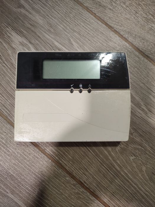 Centrala efractie DSC 1864