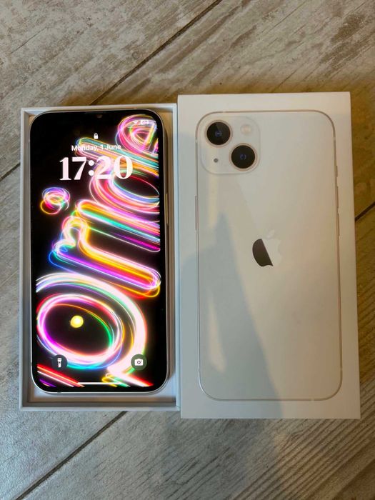 iPhone 13 + 5 калъфа Перфектен !!!!