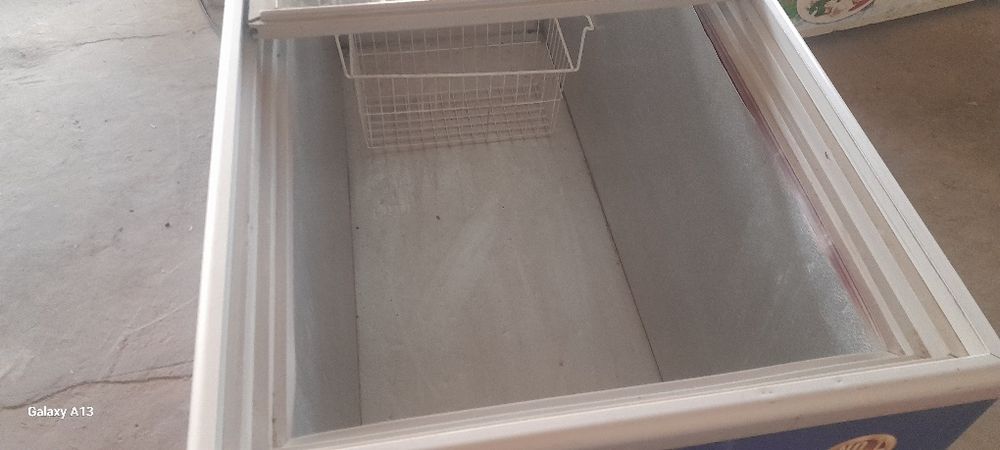 2 metrlik morozilnik sotiladi