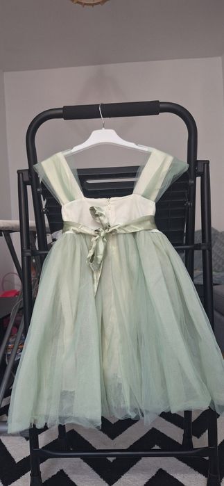 Rochie de ocazie potrivita pentru 6 ani