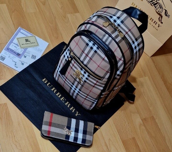 Set Burbbery, rucsac+portofel, logo metalic, saculet, etichetă