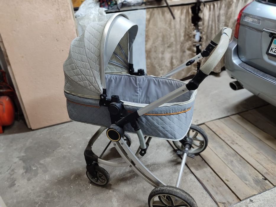 Детская коляска б/у ,хорошее состояние.