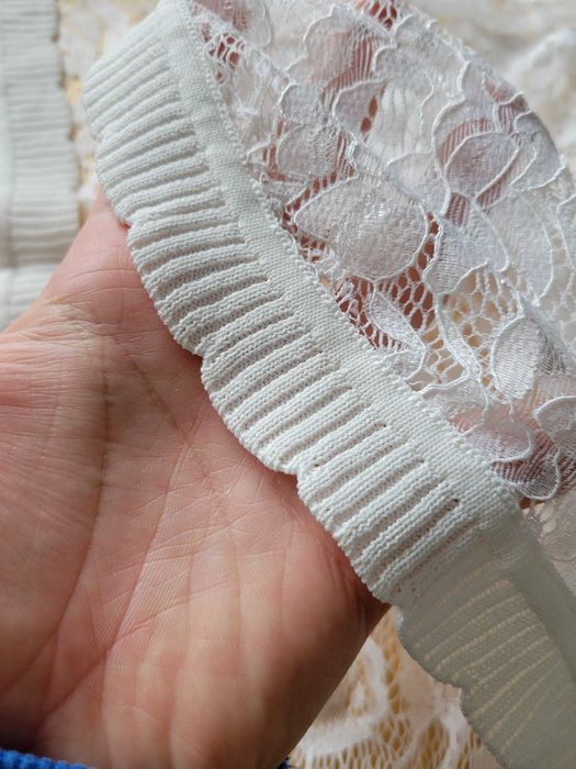 Дамско дантелено елече / болеро / жилетка