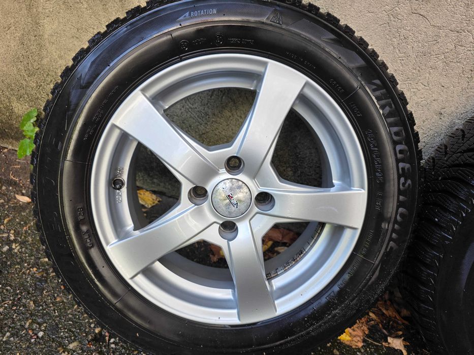Anvelope Iarna Bridgestone Blizzak LM001 185/65 R15 rulate aprox. 15000km profil 6-7 mm