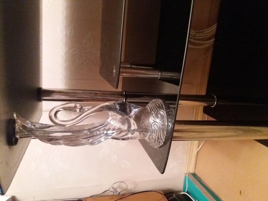 Продам подставку под телевизор.