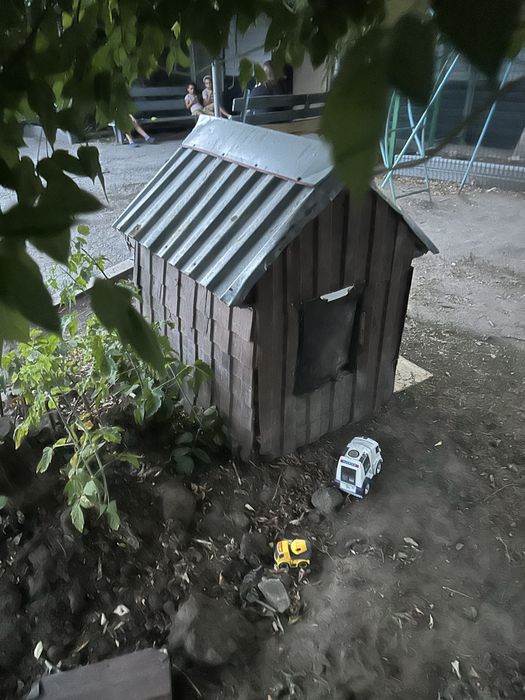 Продам будку  для крупных собак утепленая