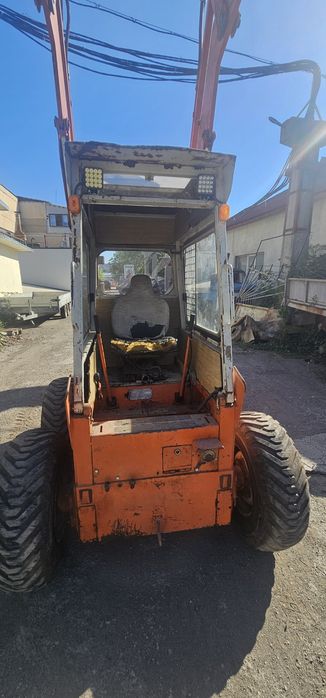 Bobcat мини челен товарач