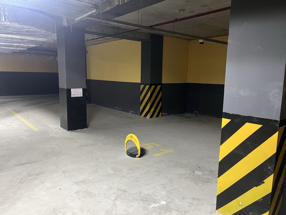 Skyline towers парковка продаеця перед лифтом