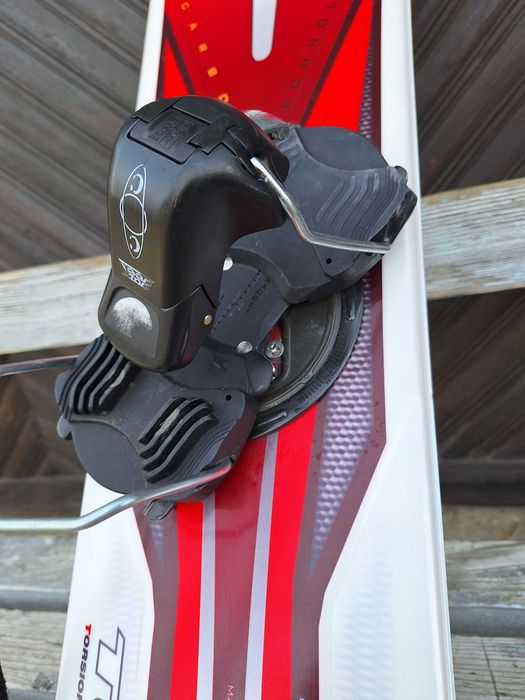 Продавам сноуборд.