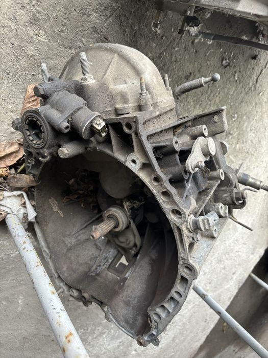 Скоростна кутия Picasso  ситроен ксара пикасо 1.8