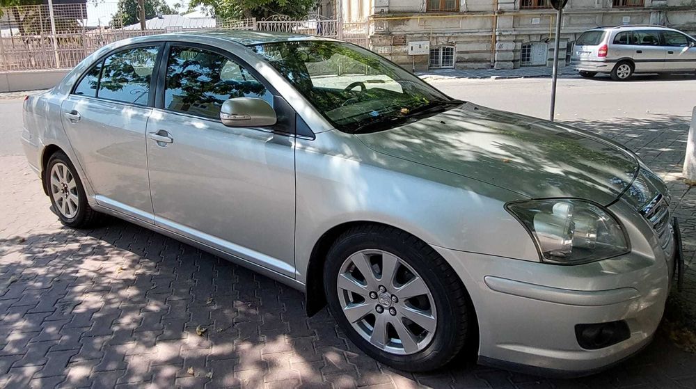 autoturism Toyota Avensis