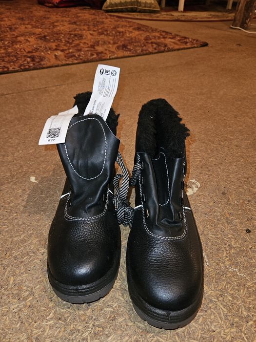 Продам новый спец ботинка и спец сапоги