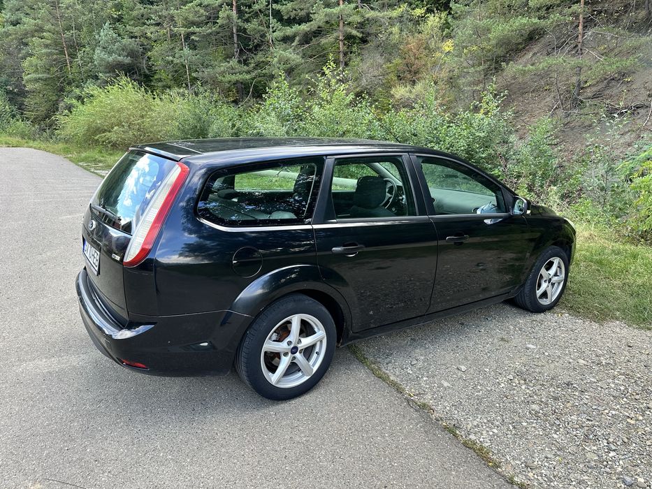 Se vinde Ford Focus,Facelift 2010(Schimb cu 4x4)