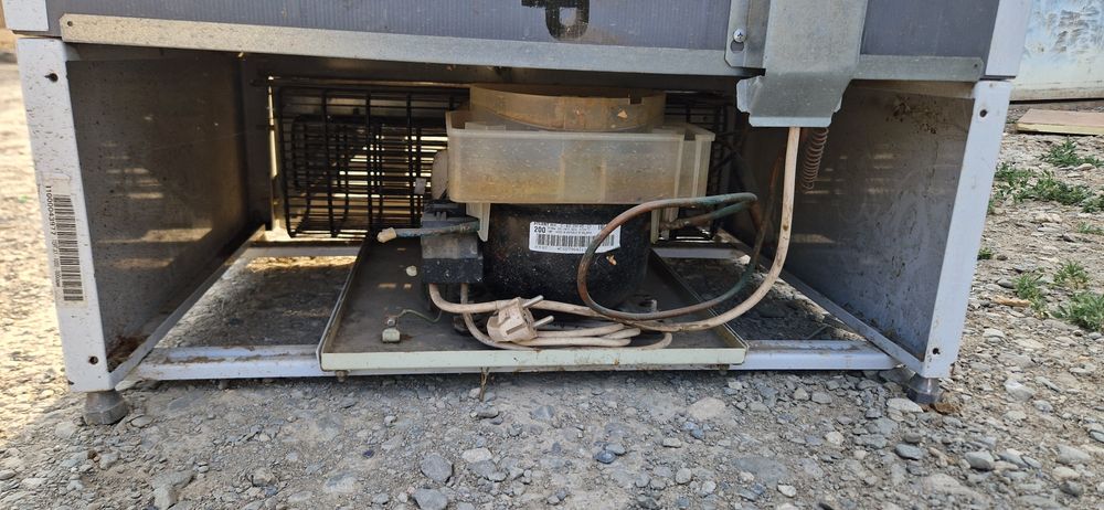 Ветринный холодильник