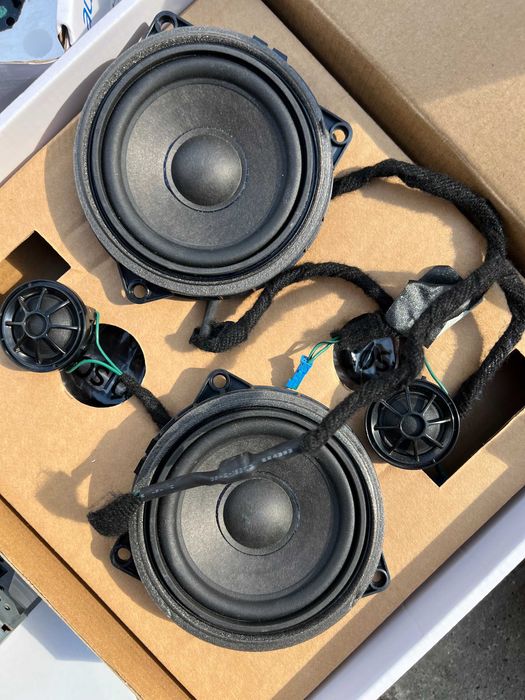 Sistem audio original BMW HiFi S676A-Pachet complet: Amplificator + Boxe