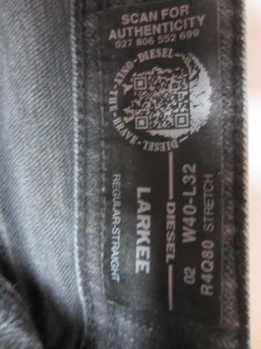 Blugi Diesel LARKEE,W40 L32,Talie=104cm,Lung=107cm,dreapti, ca noi