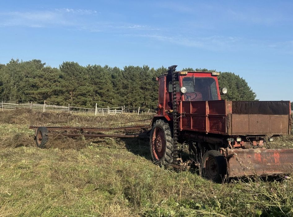 Продам Трактор+тырнауыш+ косилка+ сырғыш