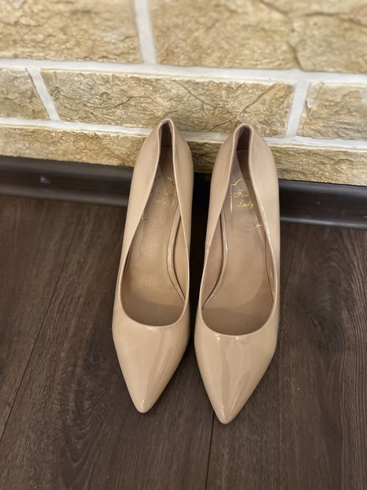 Лаковые туфли