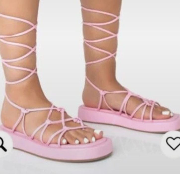 Vând sandale Public Desire