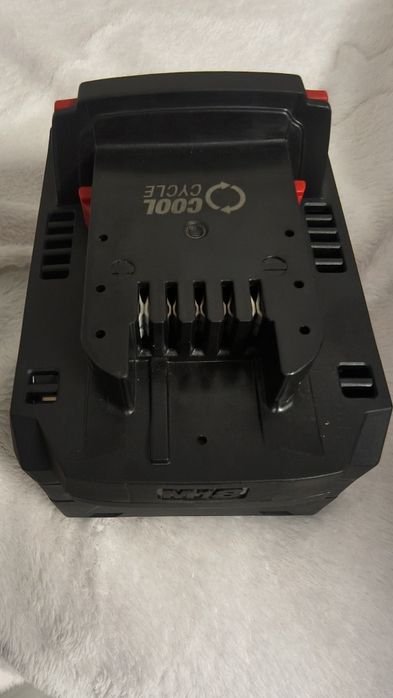 Acumulator Milwaukee M18 8Ah FORGE Nou nefolosit  !