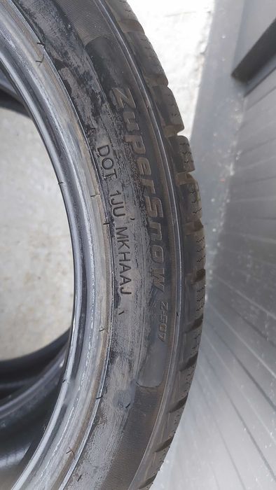 Продавам Гуми 235/40/18 зимни
