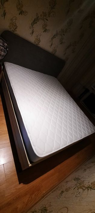 Продам новый кровать.