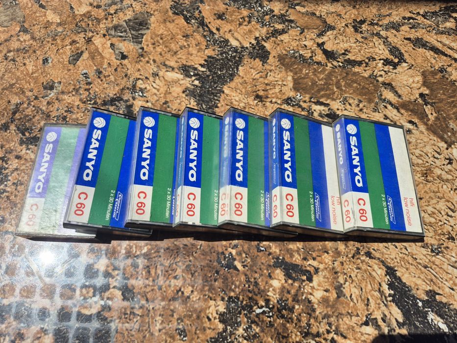 Vând 7 casete audio originale Sanyo muzica mixta de 60 minute foarte bune pentru reinregistrare