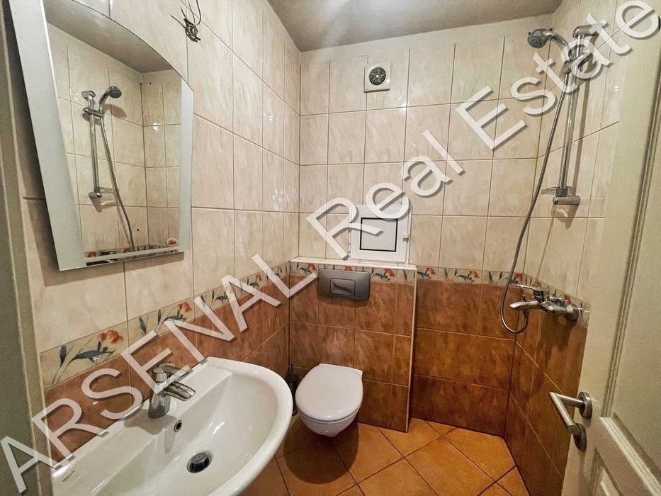 Офис под наем, Лозенец