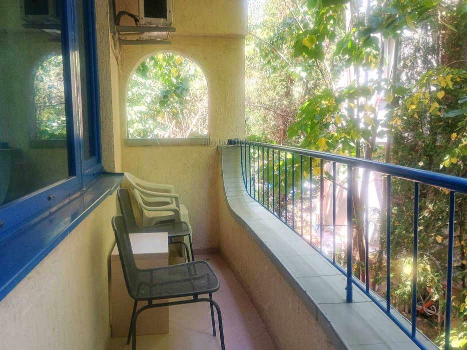 Отлично студио без такса поддръжка с хубав басейн, 200 метра от морето