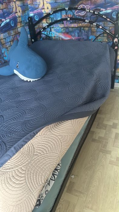 продам шкаф, стол и кровать